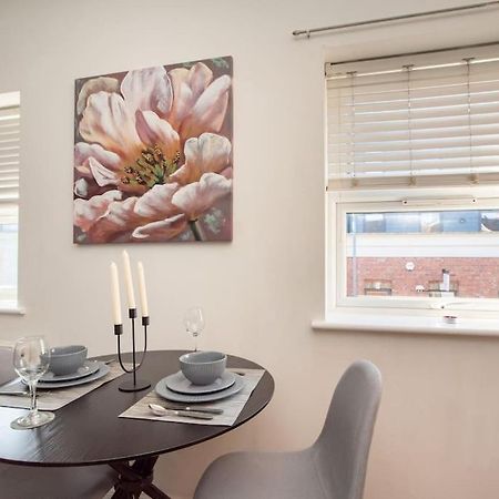 Watford Central Serviced Apartments 2 Exteriör bild