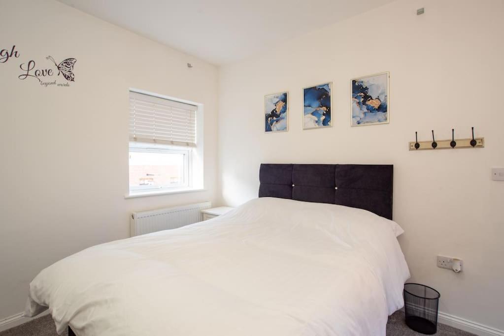 Watford Central Serviced Apartments 2 Exteriör bild