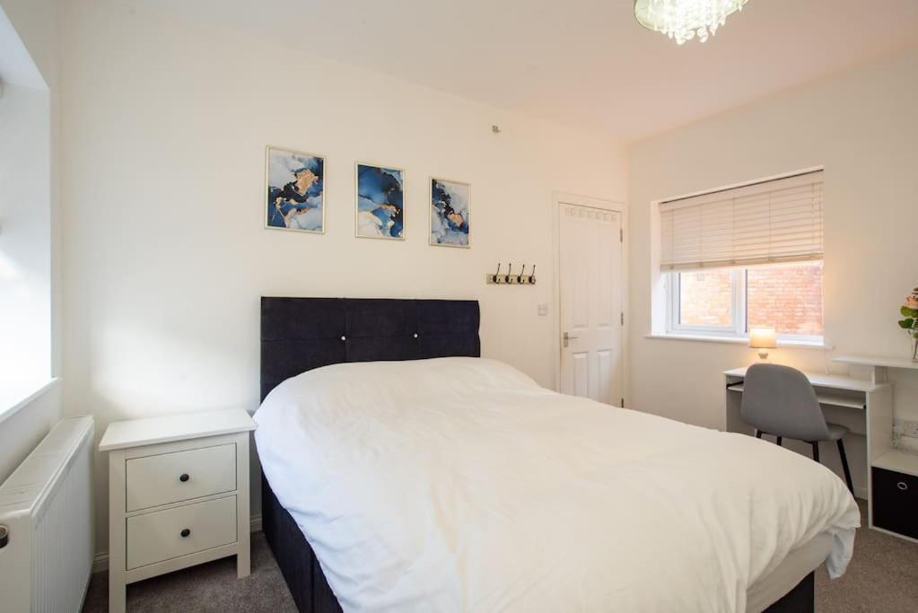 Watford Central Serviced Apartments 2 Exteriör bild
